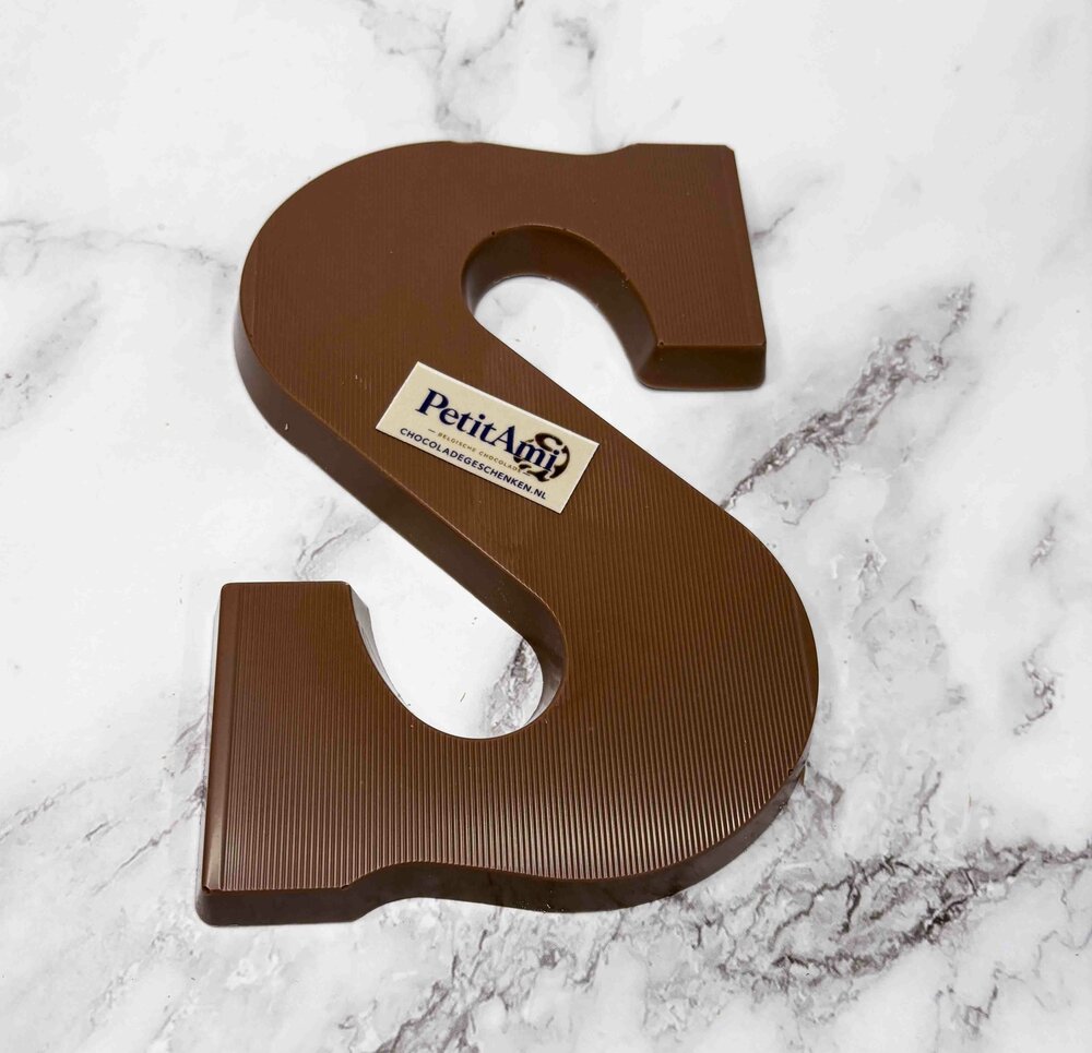 luxe chocoladeletter met logo